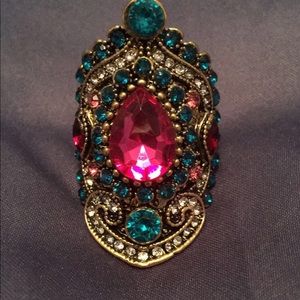 NEW Beautiful Ring Size 9